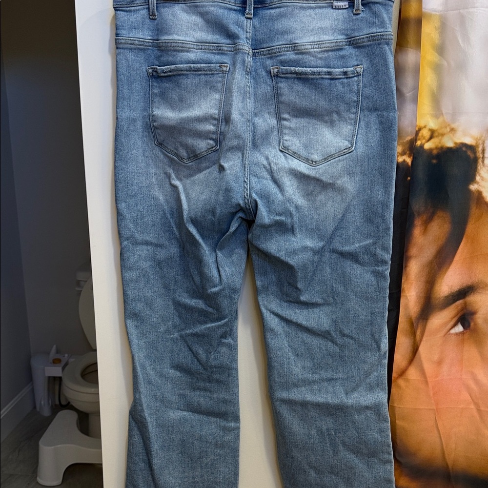 Judy Blue Light Wash Straight Leg Jeans - Picture 5 of 5
